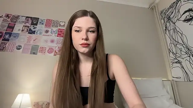 Snapshot of LisaSweetie chatting on May 26, 7:23 pm LisaSweetie online show from May 26, 7:23 pm