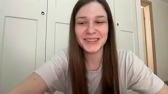 Snapshot of LisaSweetie chatting on July 22, 10:28 am LisaSweetie online show from July 22, 10:28 am