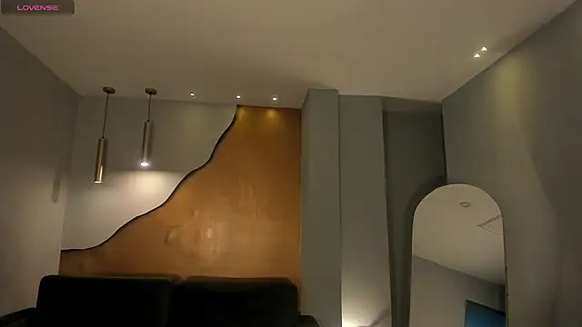 JadeEvansX online show from April 8, 7:15 pm