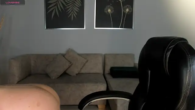 JadeEvansX online show from March 9, 12:10 am