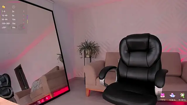 MaryLewis  online show from December 17, 12:10 pm