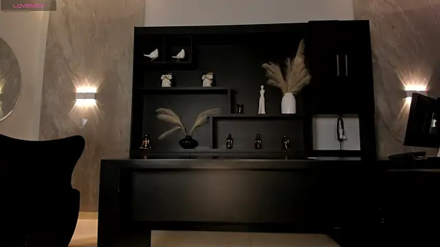 MaryLewis  online show from April 14, 12:32 pm