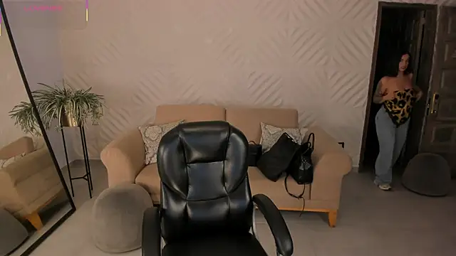 Snapshot of KateSunder chatting on June 19, 9:59 am KateSunder online show from June 19, 9:59 am