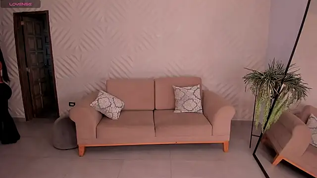 KateSunder online show from December 1, 1:23 pm