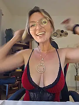 MissMialicious online show from May 14, 4:26 pm