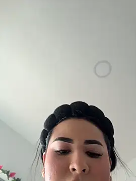 Snapshot of jailyncam_ chatting on October 7, 1:01 pm jailyncam online show from October 7, 1:01 pm