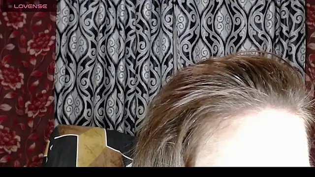 Snapshot of EmilyDoth chatting on November 10, 2:33 pm EmilyDoth online show from November 10, 2:33 pm