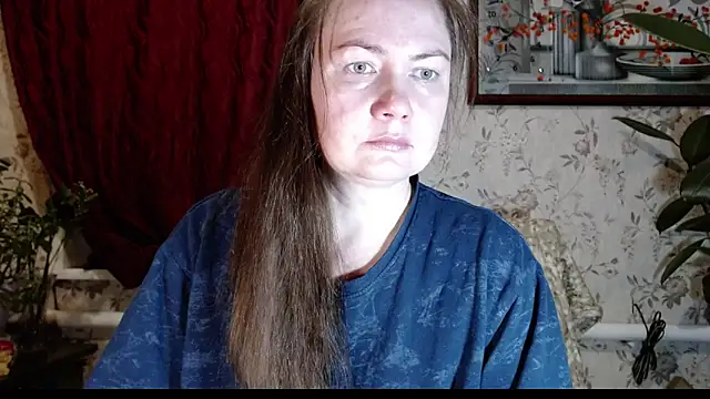 EmilyDoth online show from February 26, 12:49 pm