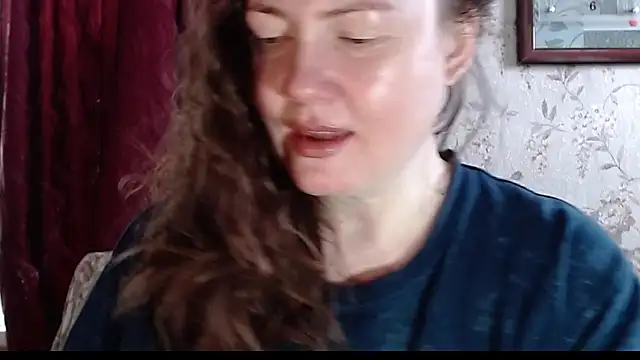 EmilyDoth online show from March 16, 4:42 am