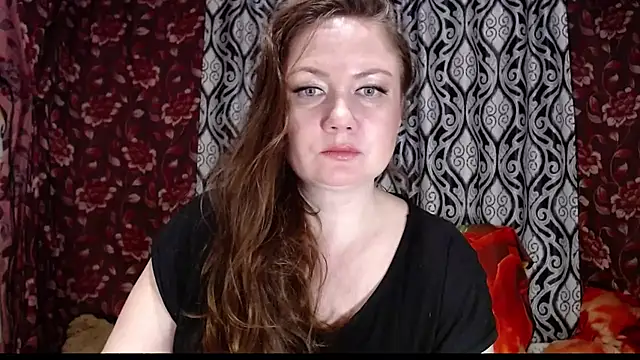 Snapshot of EmilyDoth chatting on February 13, 5:44 pm EmilyDoth online show from February 13, 5:44 pm