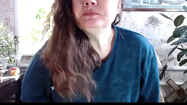 EmilyDoth online show from March 17, 8:39 am