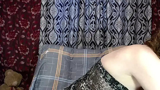 Snapshot of EmilyDoth chatting on December 26, 7:03 am EmilyDoth online show from December 26, 7:03 am