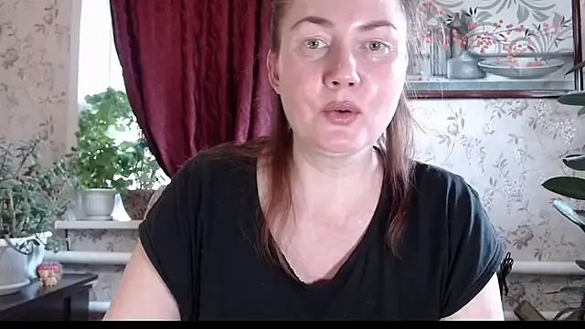 EmilyDoth online show from May 3, 10:53 am