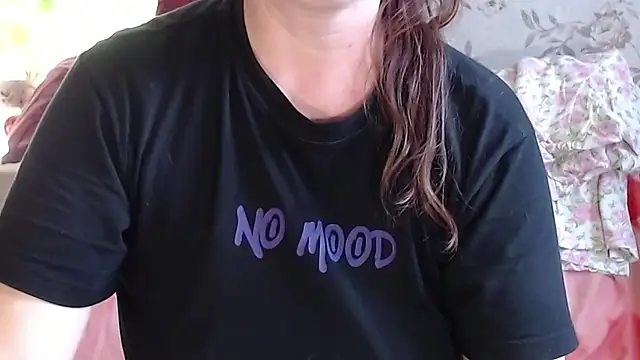 EmilyDoth online show from August 4, 7:13 am
