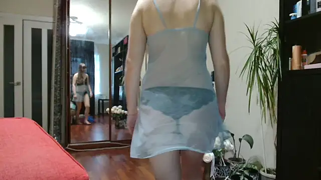 Snapshot of KiraGoldens chatting on November 7, 5:12 am KiraGoldens online show from November 7, 5:12 am