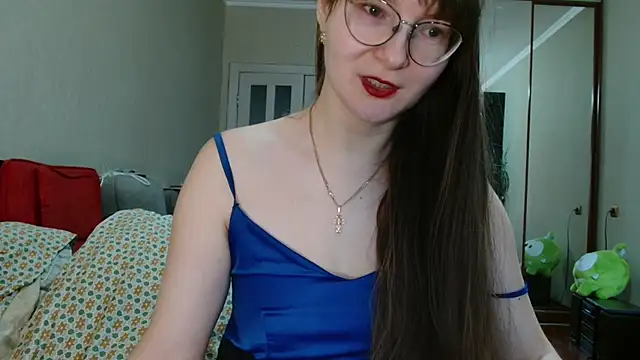 KiraGoldens online show from April 14, 6:18 am