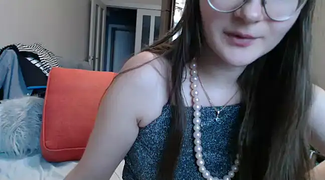 KiraGoldens online show from February 14, 10:38 am