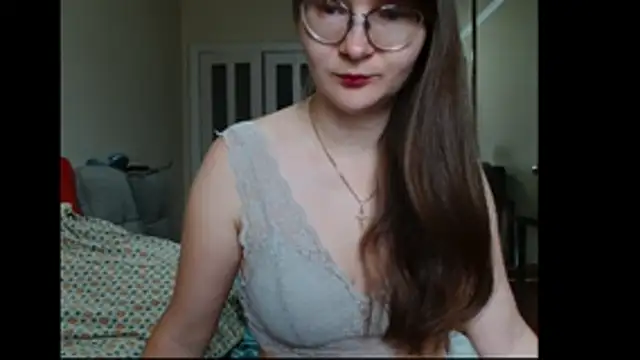 KiraGoldens online show from June 10, 5:41 am