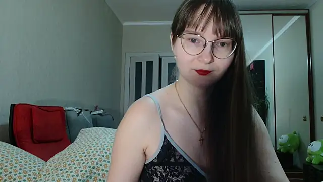 KiraGoldens online show from April 9, 7:03 am