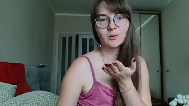 KiraGoldens online show from July 10, 6:35 am