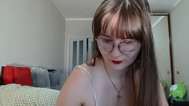 KiraGoldens online show from April 13, 6:28 am