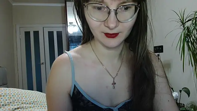 Snapshot of KiraGoldens chatting on November 29, 6:02 am KiraGoldens online show from November 29, 6:02 am