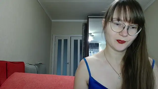 Snapshot of KiraGoldens chatting on October 21, 6:24 am KiraGoldens online show from October 21, 6:24 am