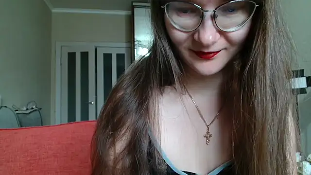 Snapshot of KiraGoldens chatting on May 29, 6:19 am KiraGoldens online show from May 29, 6:19 am