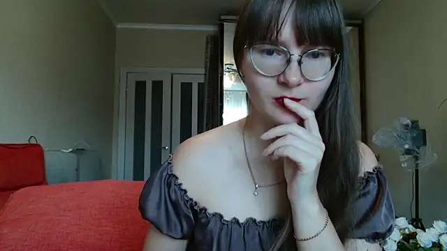 KiraGoldens online show from October 12, 6:48 am