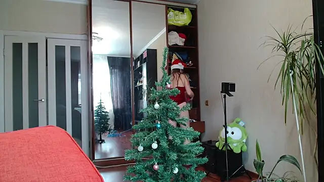 KiraGoldens online show from December 21, 9:00 am