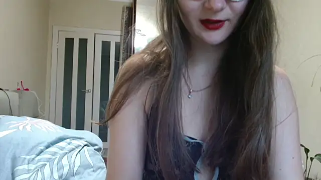 KiraGoldens online show from October 11, 10:38 am