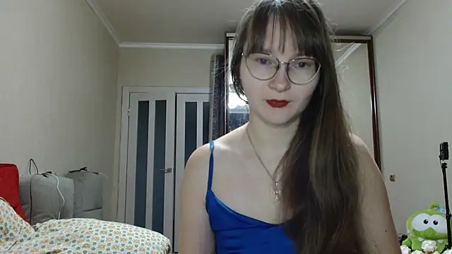 Snapshot of KiraGoldens chatting on November 12, 6:17 am KiraGoldens online show from November 12, 6:17 am