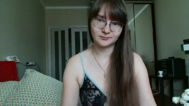 Snapshot of KiraGoldens chatting on May 31, 6:52 am KiraGoldens online show from May 31, 6:52 am