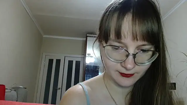 Snapshot of KiraGoldens chatting on November 27, 6:25 am KiraGoldens online show from November 27, 6:25 am