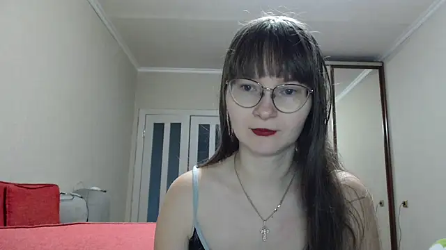 Snapshot of KiraGoldens chatting on November 28, 6:35 am KiraGoldens online show from November 28, 6:35 am