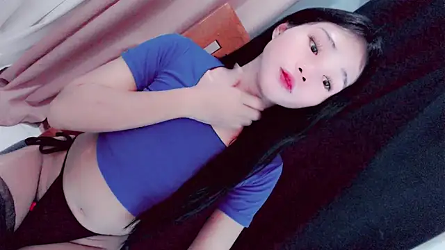 amomentoflust69 online show from March 9, 11:58 am