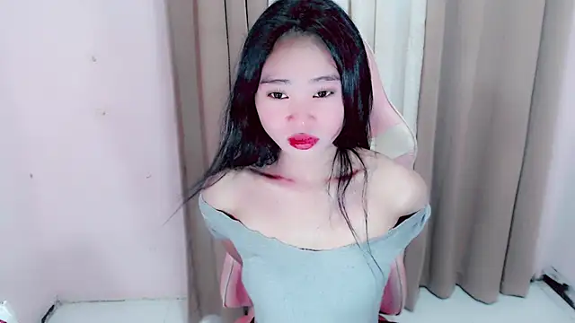 amomentoflust69 online show from March 1, 4:45 am