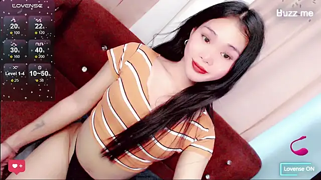 amomentoflust69 online show from April 13, 11:47 am