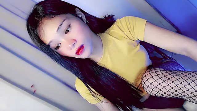 amomentoflust69 online show from February 17, 5:05 am