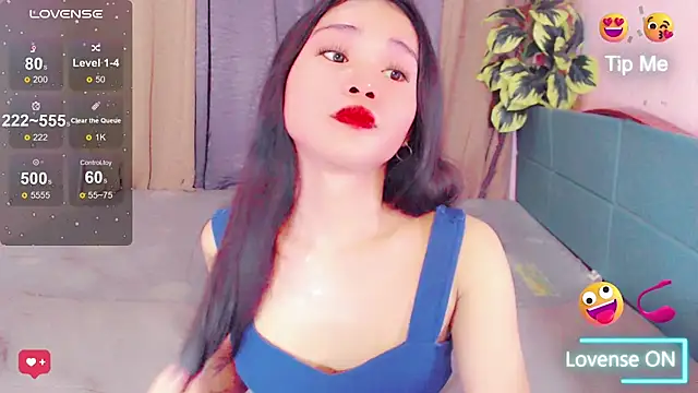 amomentoflust69 online show from April 4, 10:11 am