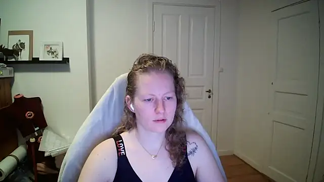 Girlnina-1995 online show from March 3, 7:59 am