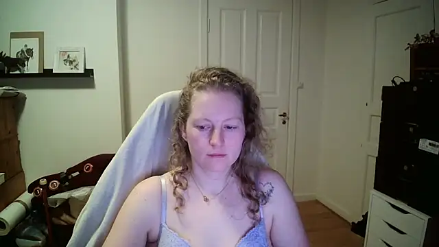 Girlnina-1995 online show from February 23, 10:10 pm