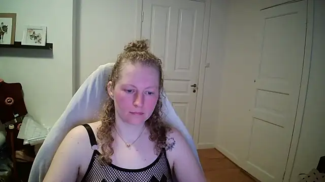 Girlnina-1995 online show from March 18, 8:39 am