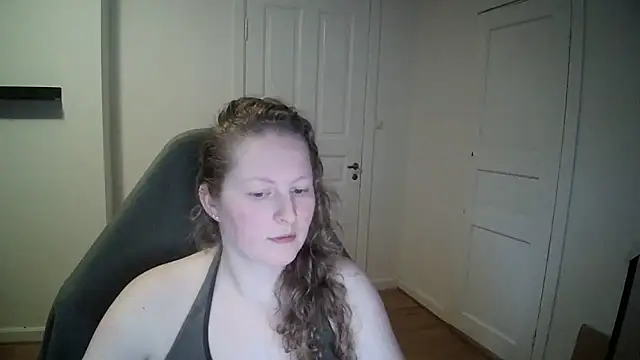 Snapshot of Girlnina-1995 chatting on February 11, 2:35 pm Girlnina-1995 online show from February 11, 2:35 pm
