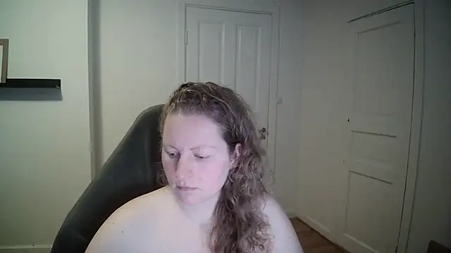 Snapshot of Girlnina-1995 chatting on March 3, 12:06 pm Girlnina-1995 online show from March 3, 12:06 pm