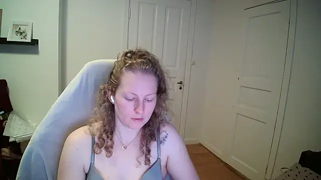 Girlnina-1995 online show from March 10, 9:24 am