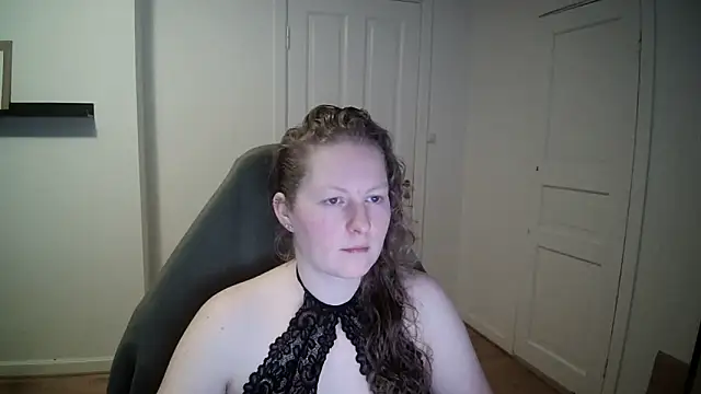 Snapshot of Girlnina-1995 chatting on February 25, 9:42 am Girlnina-1995 online show from February 25, 9:42 am