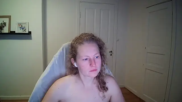 Snapshot of Girlnina-1995 chatting on September 23, 2:02 pm Girlnina-1995 online show from September 23, 2:02 pm