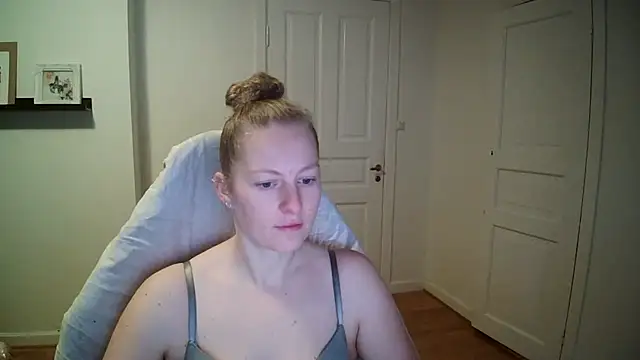 Girlnina-1995 online show from November 27, 10:05 am