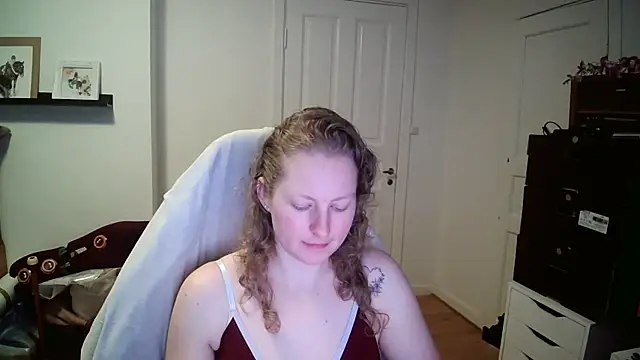 Girlnina-1995 online show from February 12, 12:05 pm